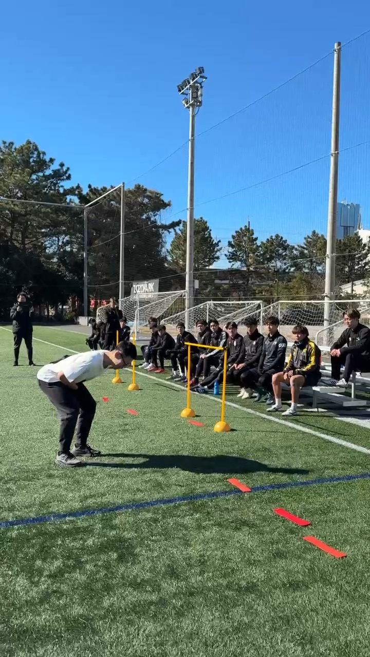 サッカー選手へのヒンジ指導